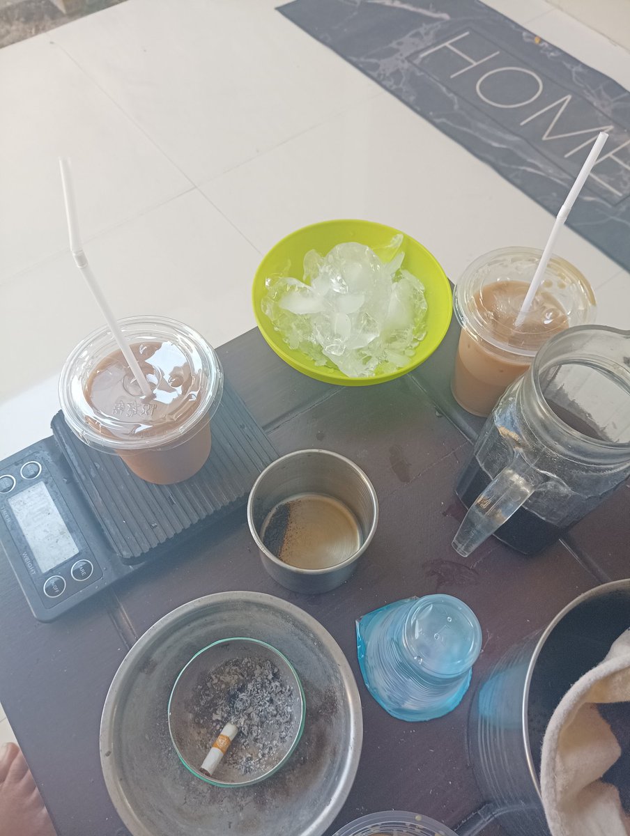 IwankusumaNdut's tweet photo. Ngulik es kopi klotok susu sek cung menowo sobat vekok minat anyar #vekok https://t.co/K1RfzOCptG