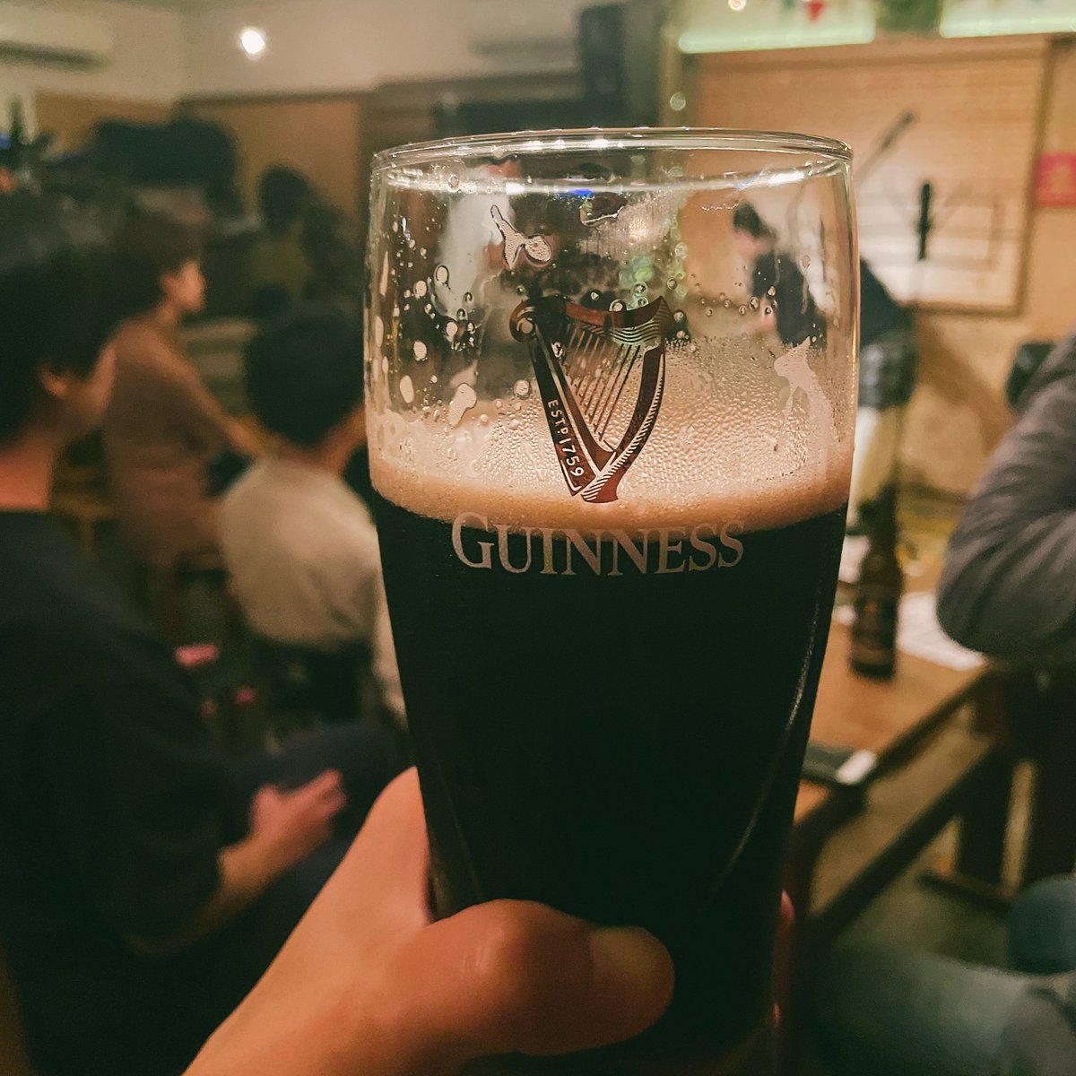 saekouran's tweet photo. とっても素敵な弾き語りライブに乾杯

ありがとう🌕

#manic https://t.co/o9RYDRoPVU
