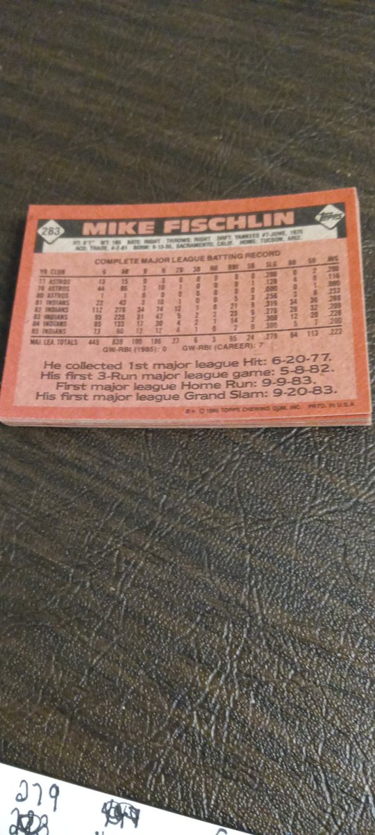 delspacefranco's tweet photo. The real ones feel the satisfaction that #MikeFischlin provides when you fill someone's set needs #1986Topps #sorting https://t.co/IQS9M6BrT3