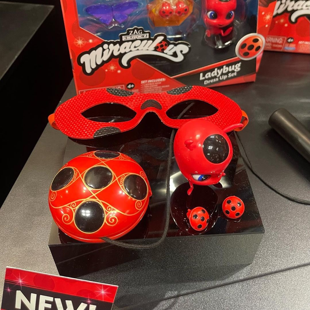 mlblatinoa's tweet photo. #MiraculousLadybug https://t.co/stTdhkzLfD