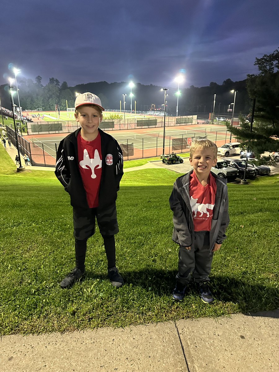 ComSchoolLeader's tweet photo. future foxes ๐ฆ@BCSDNOTES #foxnight https://t.co/sBIWuAEsVQ