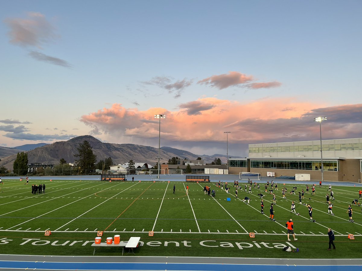 Who wouldn’t want to be here right now?! Beautiful night ahead for Broncos football in #Kamloops. Kickoff at 7:30pm. See you at Hillside!