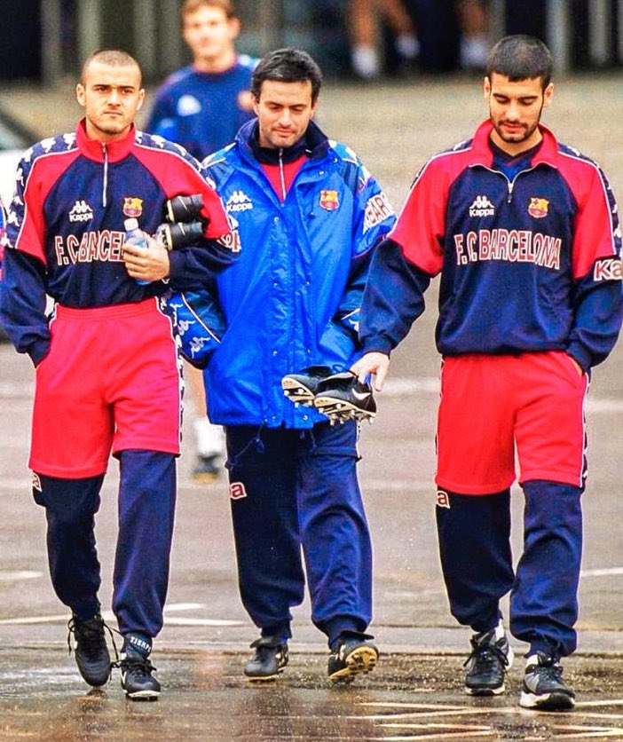 Luis Enrique, José Mourinho e Pep Guardiola juntos no Barcelona em 1998. 👀

Nostálgico!