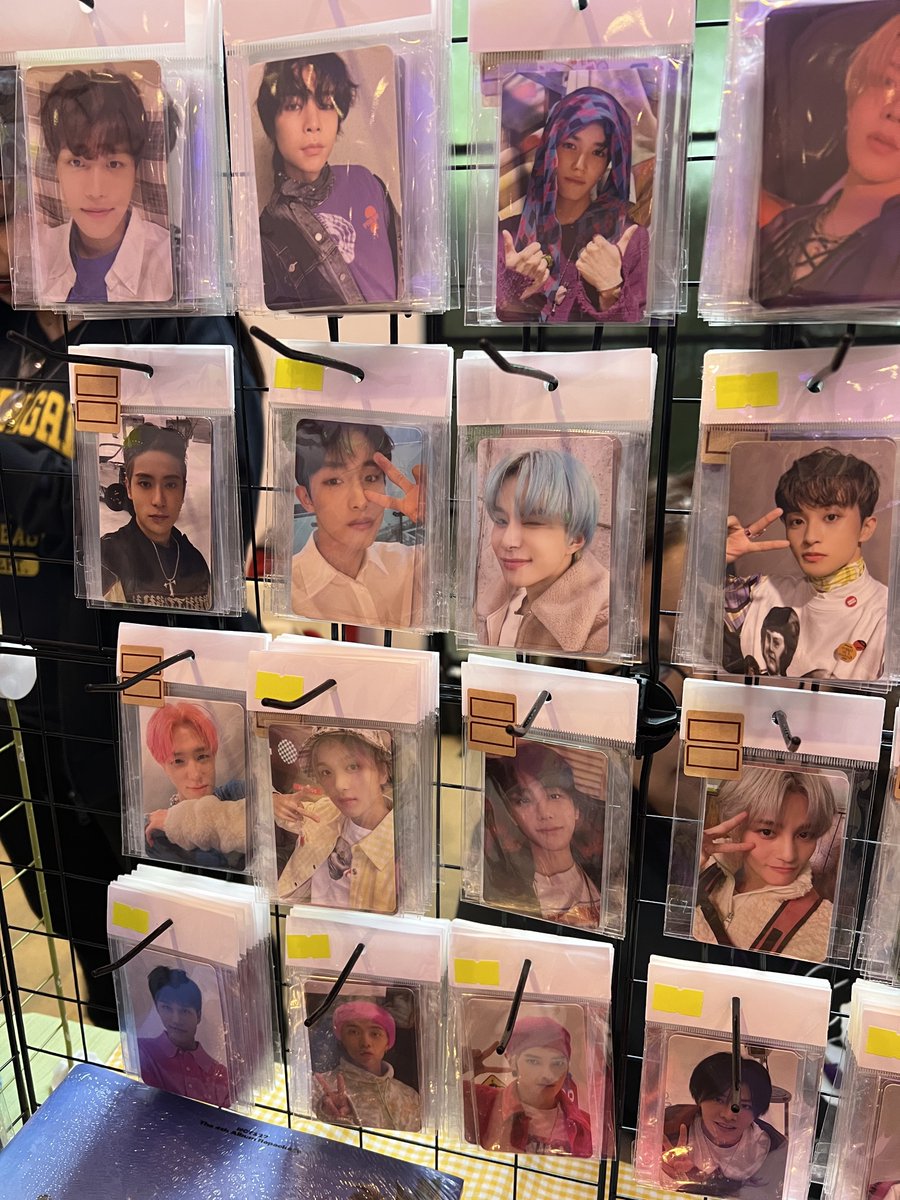 yutindero's tweet photo. Most of the the photocards and MDs here are from our own pulls, extra stocks from way,way back 2020/2021 so you can grab them from 50php-200php! Only special cards are at 300php! @StickerConMNL 

*Didn’t include any unclaimed item here, we’ll dispatch them after this table event! https://t.co/inVd3YXzLT