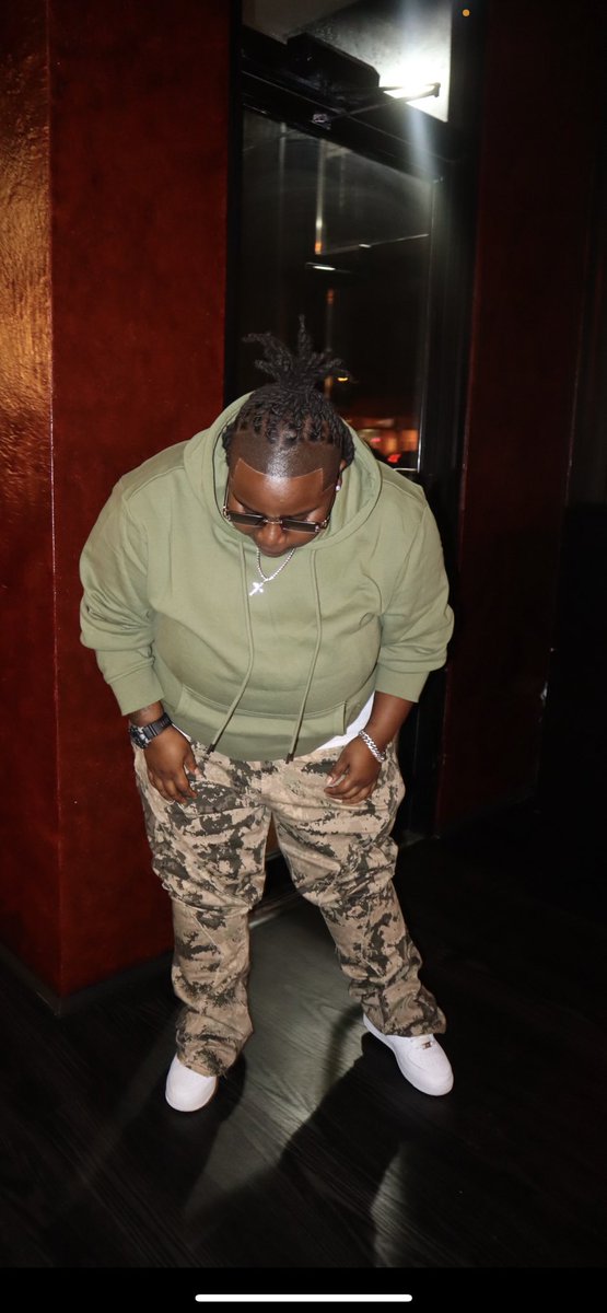 ShyXsvy's tweet photo. Throwin fits they all hits ! 😤 https://t.co/RD6OWaiCoc