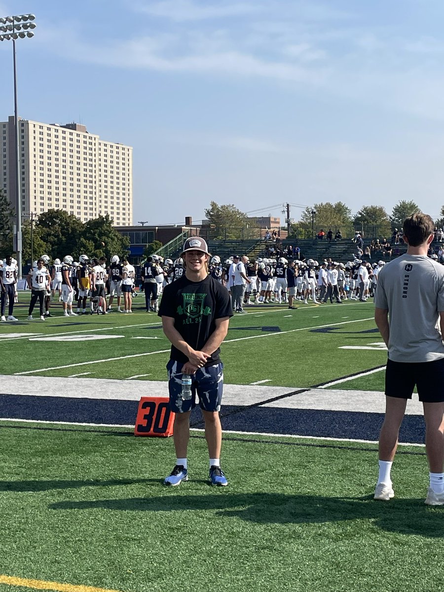 IBlom25's tweet photo. Great day today watching Concordia St. Paul! Thanks for having me out for the game day visit! Congrats on the touchdown @HornacekDaniel Also huge thanks to Coach Johnson for meeting with me! @JakeMunkwitz @CoachCurrierCSP @CSPBearsFB @CSPBearsXCTF https://t.co/IXon0ODEa3