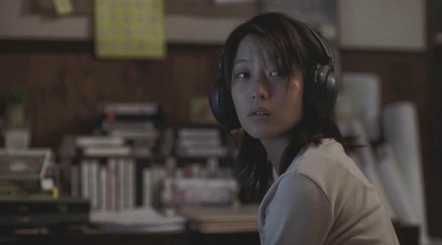 #씨네21 #심영섭 #영화평론가 님 께서는 #20자평 에 '아쉽다. 한국의 러브레터가 될 수 있었는데' 라고 별 세개 주신걸로 기억합니다. 저는 그보단...