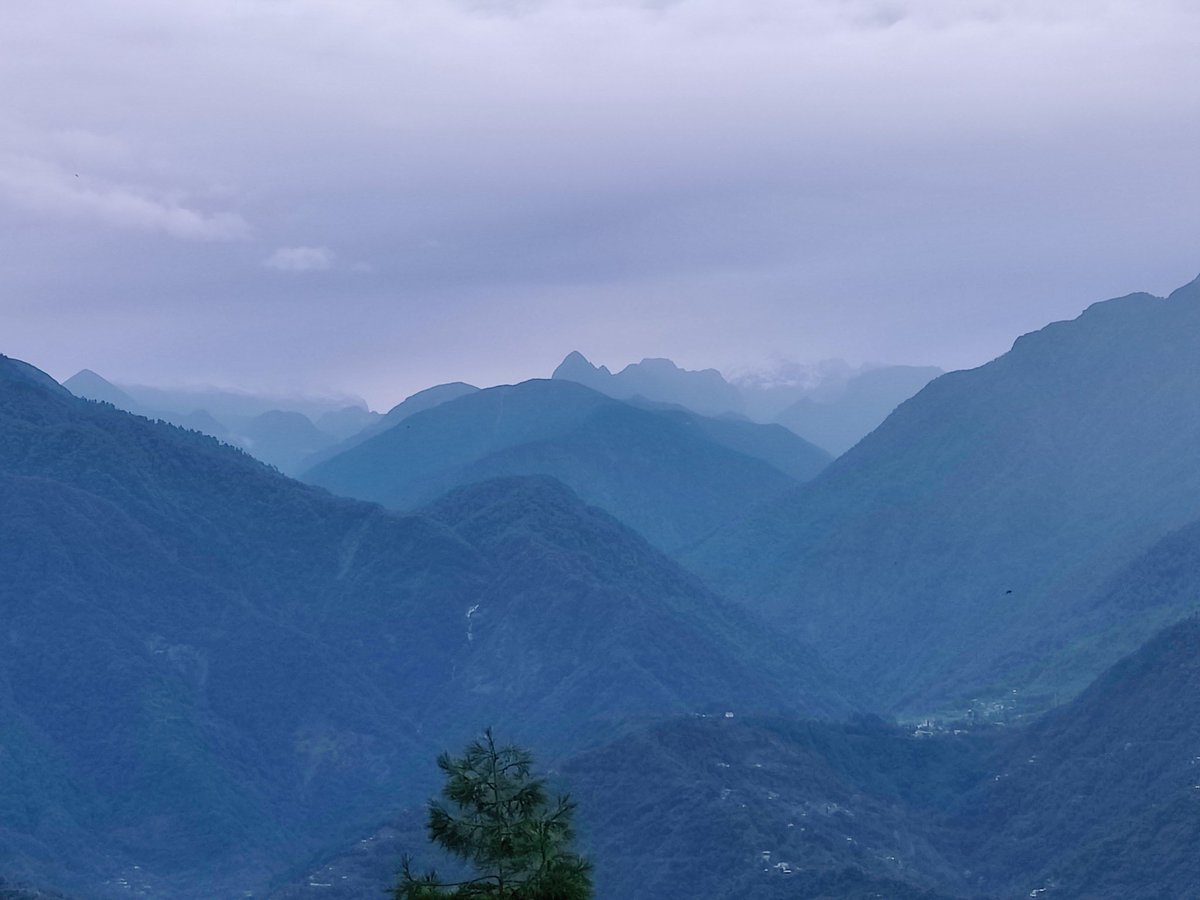 nishkumar1977's tweet image. Picturesque view from the hotel balcony #Pelling