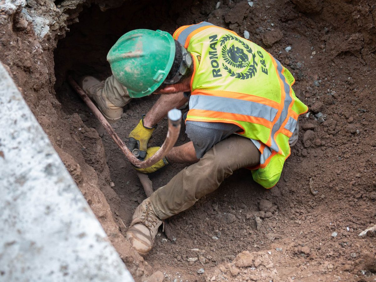 CDMSmith's tweet photo. ๐ง Launch a successful #LeadServiceLine replacement program with expert guidance. ๐ Key steps: Compliance, planning, community involvement, and data management. Learn more: https://t.co/NQdhIpPrWG #WaterInfrastructure ๐ญ https://t.co/0RSAMD7FL7