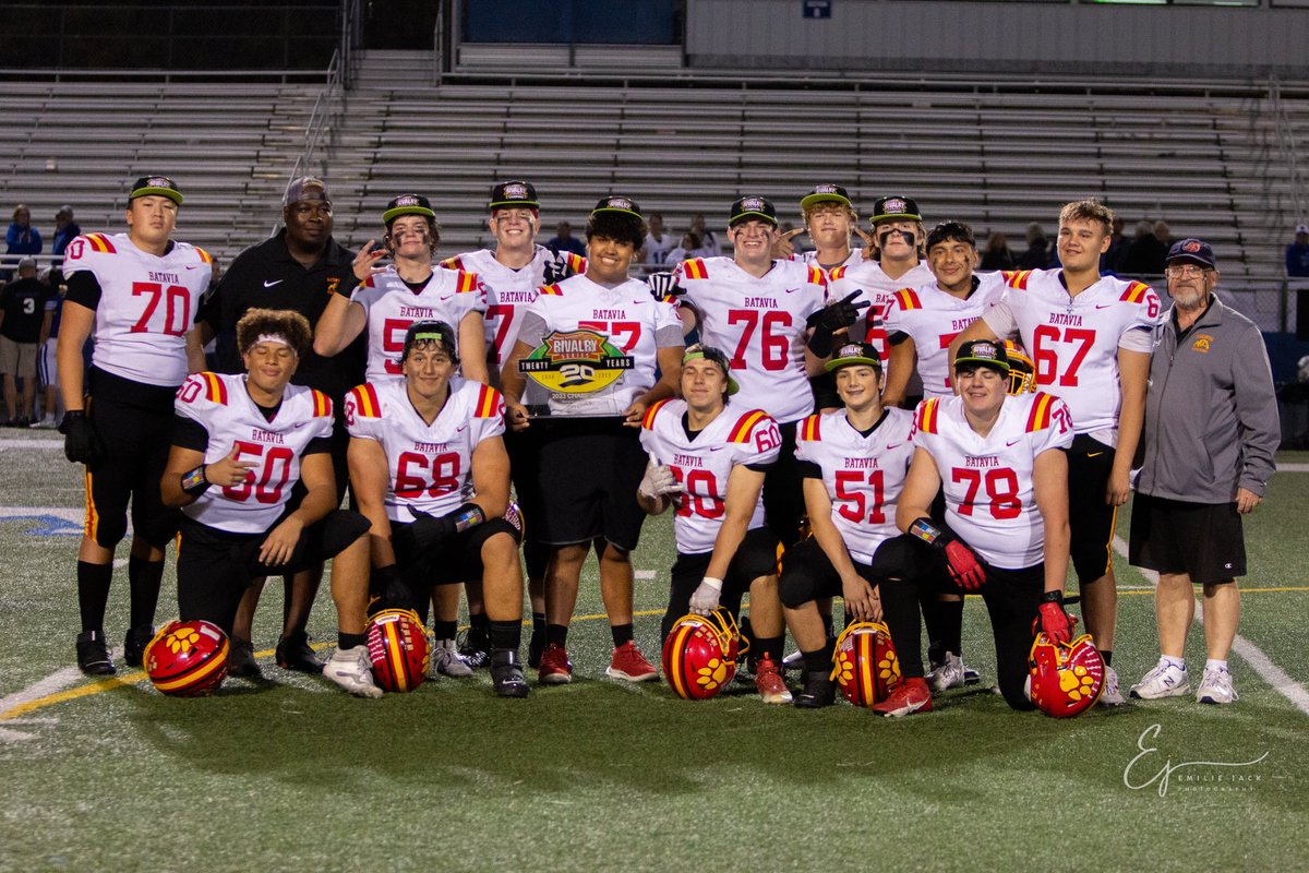 emj0721's tweet photo. A well deserved win for these boys ‼️

#bataviafootball #1town1team #bataviail https://t.co/cT6i9wBo7L