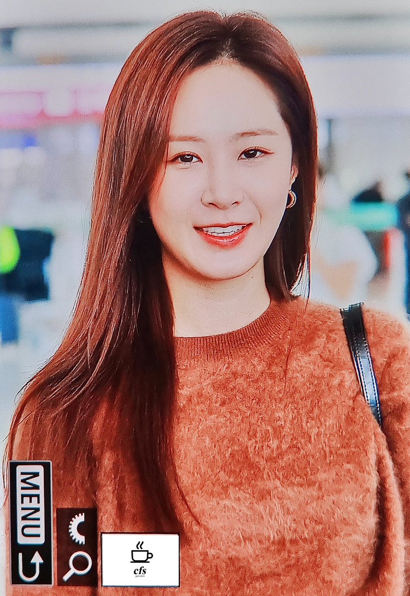 coffeeshot125's tweet photo. 231001 #유리 -ICN(2) 🐻🫶🏻

#YURI #소녀시대 https://t.co/bAS4PFSfUR