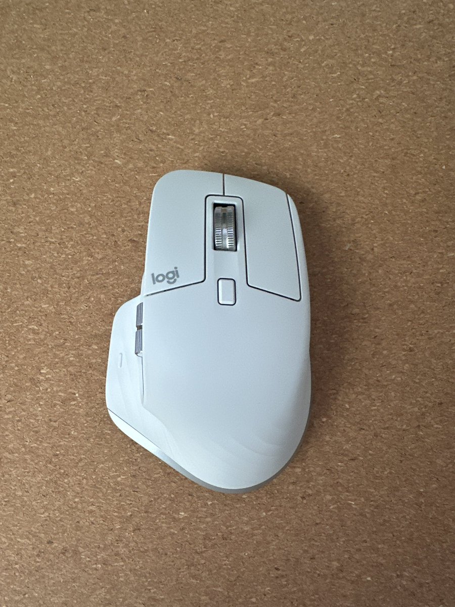 nnnnniou's tweet photo. WTS
Logitech mouse MX master 3S for Mac

✨USED LIKE NEW - 75$ (from 99$)
Only 1 week used. too big for my hands. 

📦Come with box and unused cable 
📮Shipping fee is excluded

📍NYC - USA 

#Logitech #GamingMouse #mouse #3S #ErgonomicMouse #JerseyCity #NYC #wts https://t.co/QpPa9oeKfP