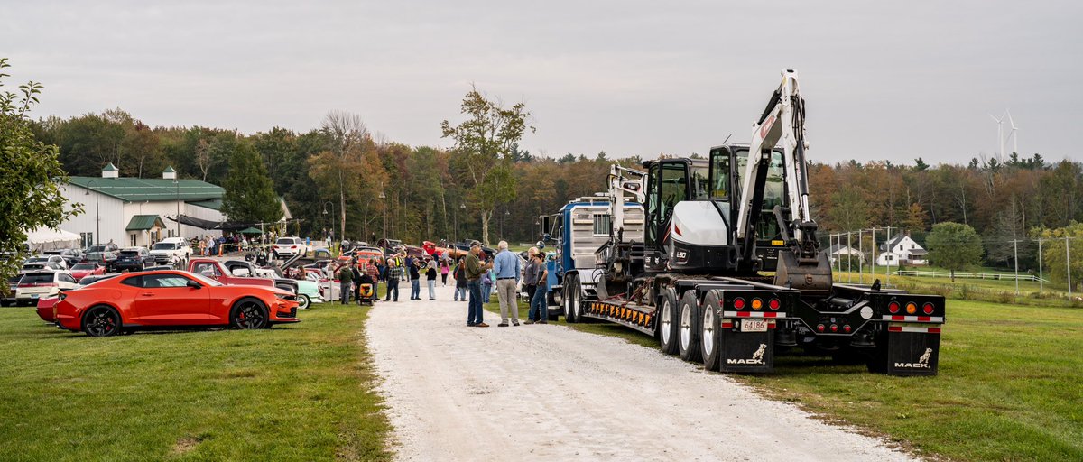 NorbrookFarm's tweet photo. Our final cruise night of the 2023 season was one of the best!

Congratulations to Wyatt and Keith Wilkinson of Southfield, MA. Wyatt worked hard for days detailing their 1996 Mack CH613 with the freshly painted Fontaine Low Boy trailer.

Photos: https://t.co/wLnTLPRgpf https://t.co/UDdxJM6xEL