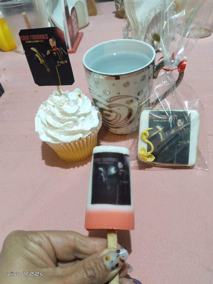 marypedrofer's tweet image. Hola Guapo hermoso @pedro_fer 😘🥰🫶🫶🫶
Aquí estamos festejando tu cumple 🎂🥳🎉🎈🎁
@pedroferymas 
@LorenaLudivina 
@Maryprado_g 
@Diana85438429 
@DianaCa14167642 
@Normagtg 
@RosaLiz386695 
@madelsocor26924 
@BSanchezYda 
@Gabi51596552 
@grispg