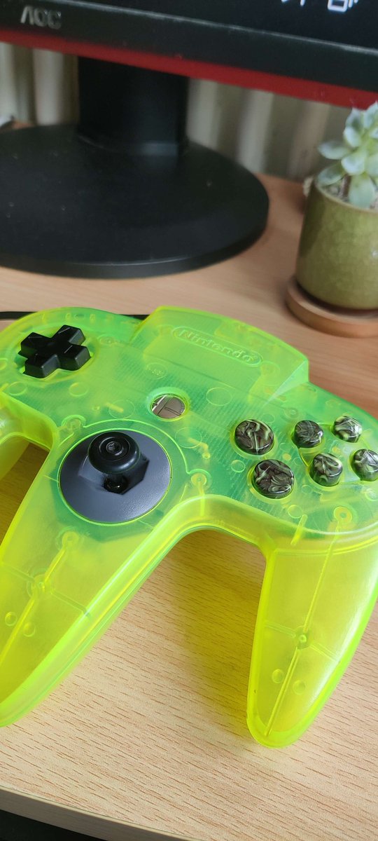 ronssb64's tweet photo. Main controller update with more pretty rocker gaming buttons and ss64 grippy cap https://t.co/h8ViIb0l3k