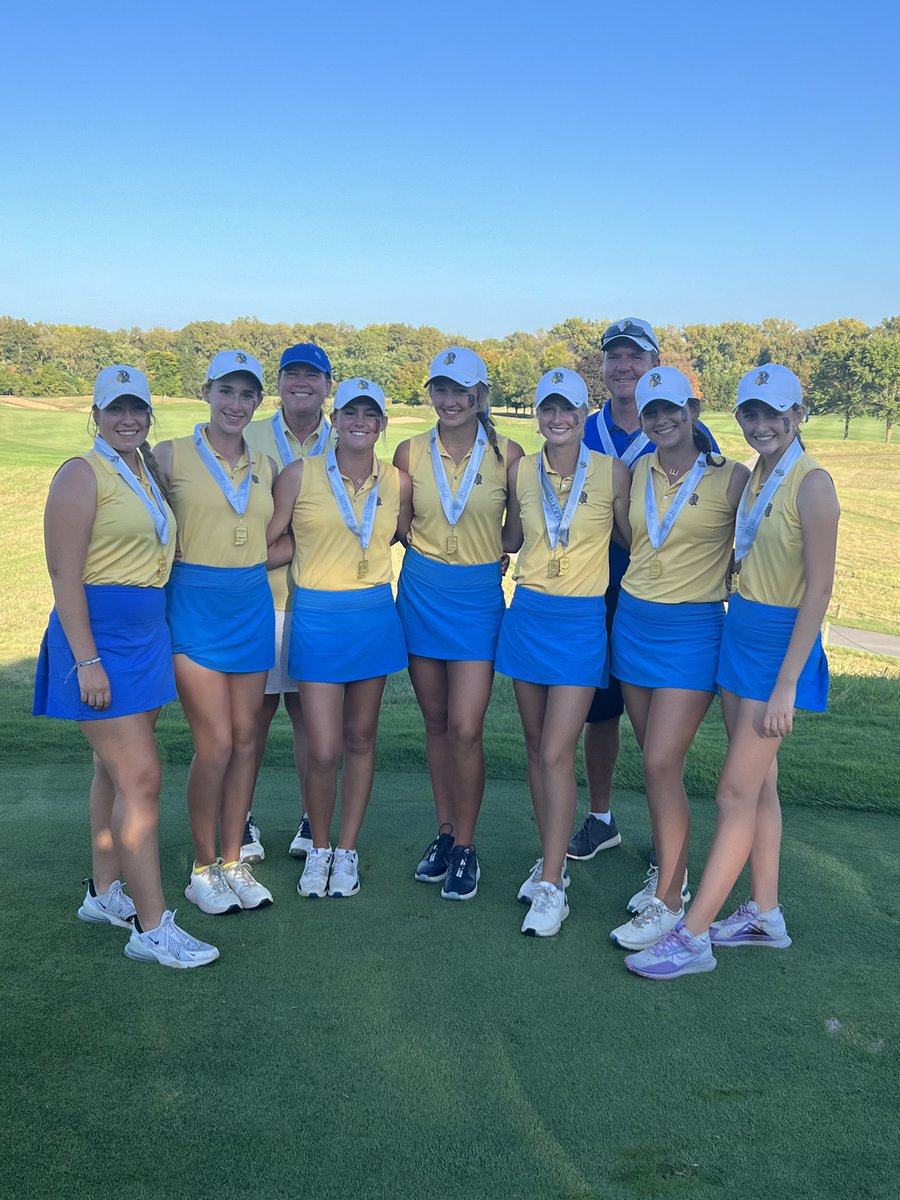 Homestead finished third at the IHSAA State Finals at Prairie View.  The girls competed at a high level all weekend.  Congratulations to Scarlett Senk and Cassie Ayres for earning All-State honors.