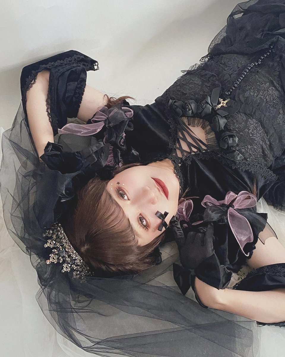 makeadifferent2's tweet photo. 讓可愛的小魔女帶領大家正式踏入Halloween月份🎃 https://t.co/MbdB0wxLYs