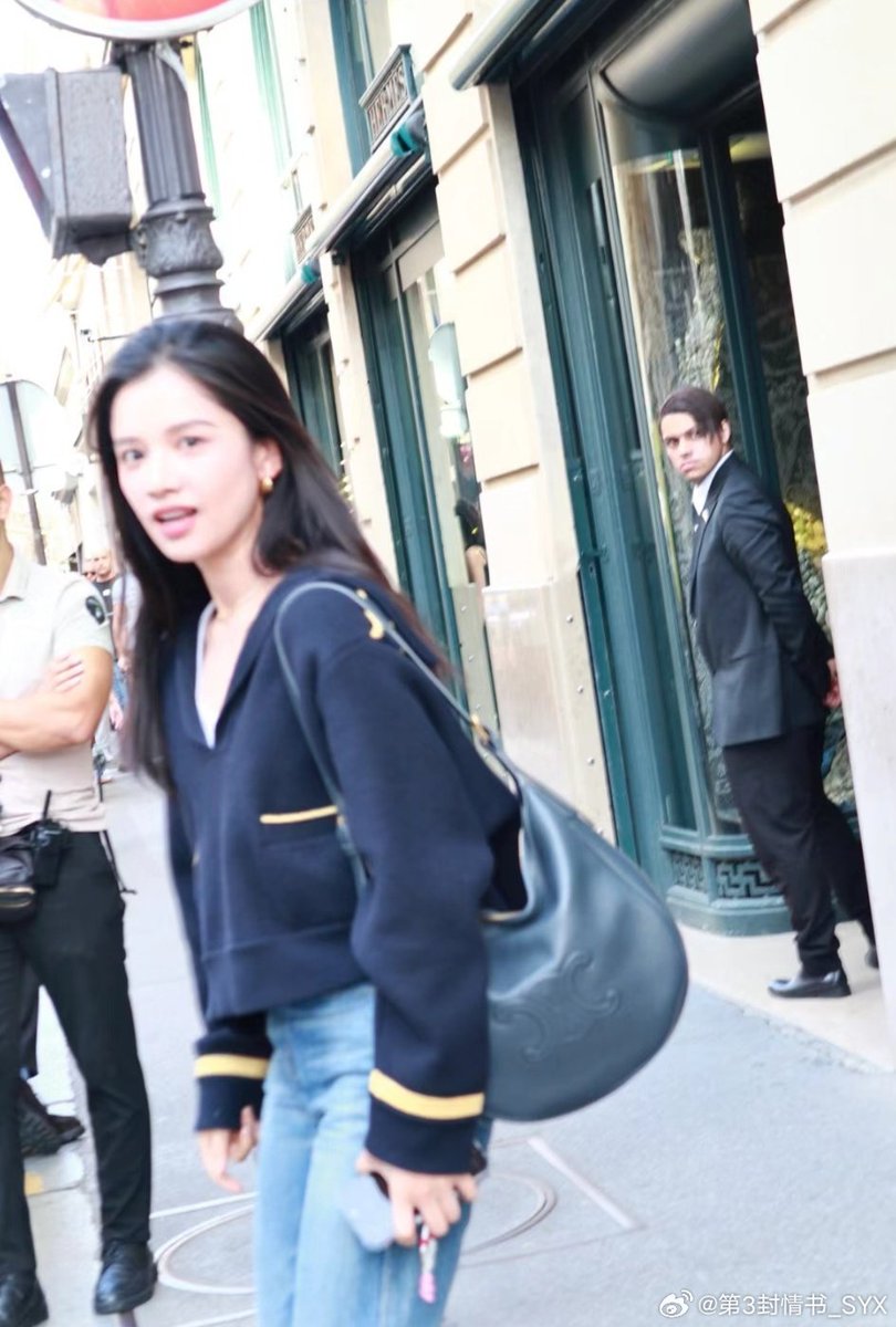 PrincessJINGYI's tweet photo. Blurred, but you are Zhang Jingyi.

#ZhangJingyi #ZhangJoy 

CTTO https://t.co/iRrVNAmixx
