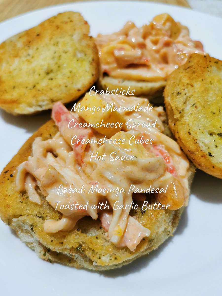 Moringa Garlic Pandesal with Crabstick, Mango, and Creamcheese 

#lutongpinoy #homecooking #filipinofood #RecipeOfTheDay #onthetable #lunch #dinner #kitchenlife #foodporn #truecooks #tasty #savoury #yum #lutongbahay #whattoeatph #seafood #toast #snacks #sandwich #bread