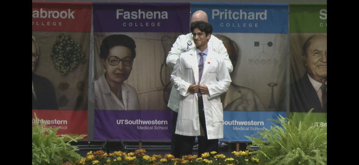White coat for lab alumnus and future physician @Sai_Govindu! 🎉