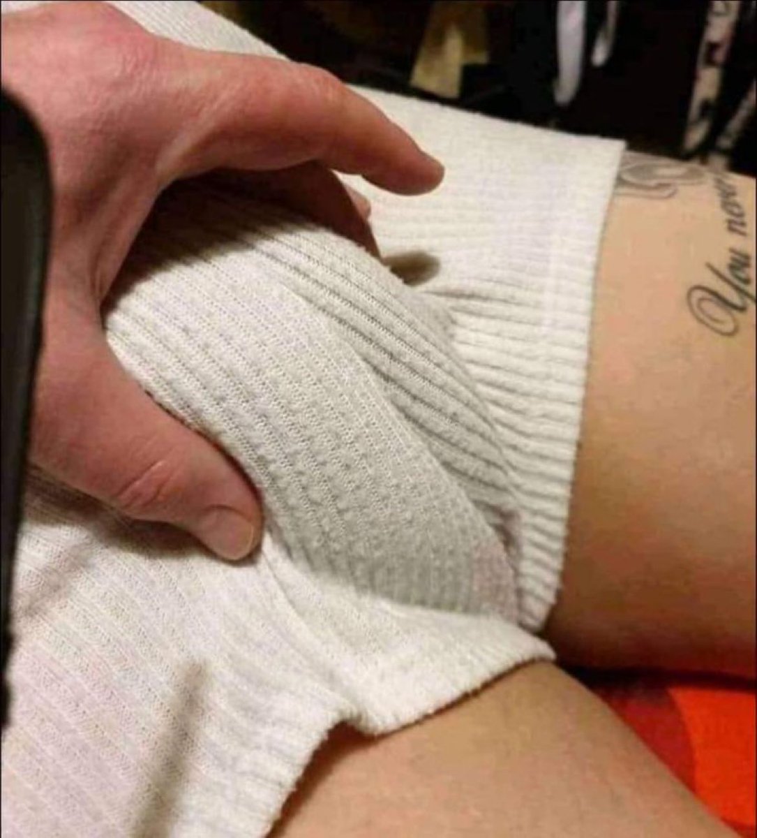 pump_okLaly's tweet photo. o que ele viu nela? só pode ter sido feitiço

o feitiço: https://t.co/Hep1pgE3pD