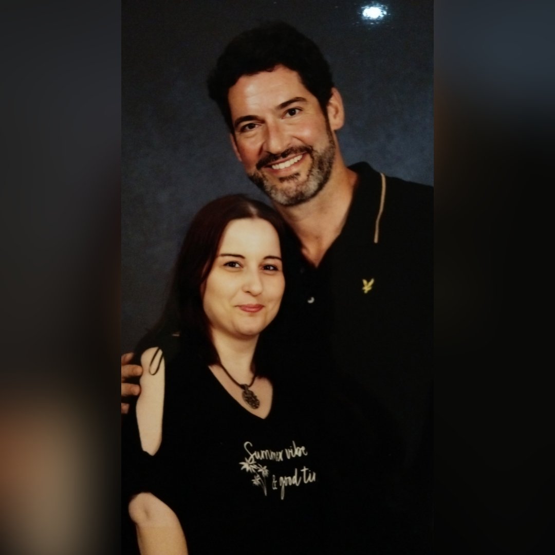 Gestern ist endlich nach sieben Jahren ein Wunsch in Erfüllung gegangen! Tom Ellis getroffen und ein Bild bekommen, plus natürlich noch die Autogrammesession. Danke für diesen tollen Tag, auch mit meiner süßen @Cherrybodt
🥹🖤♥️💋😈😭😘😍
#TomEllis #MagicCon