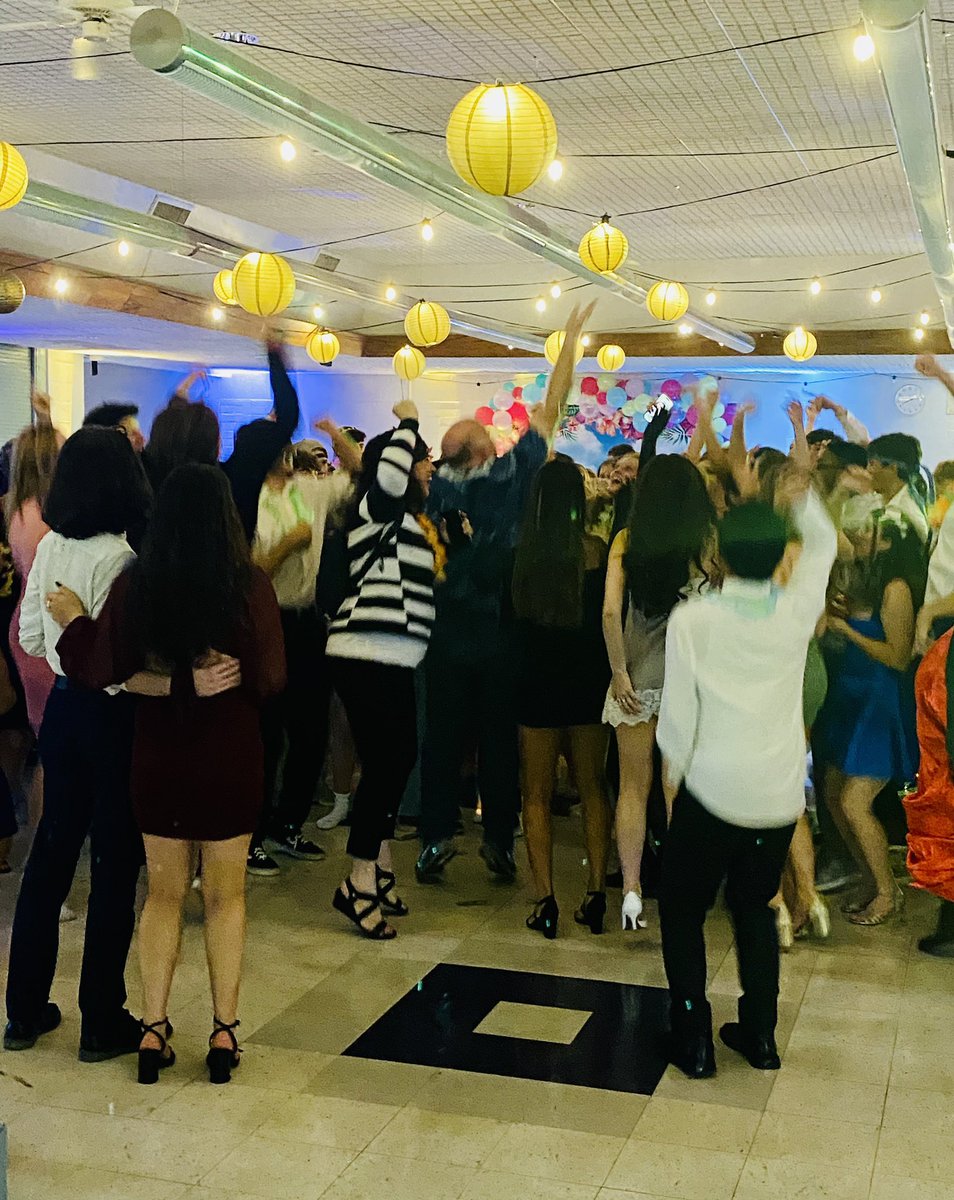 ⭐️PHS Homecoming Dance ‘23⭐️💫Ss &amp; Faculty had an awesome time 🎉
@rheffPSD <a href="/palisdPHS/">Palisades High School</a> #palisd