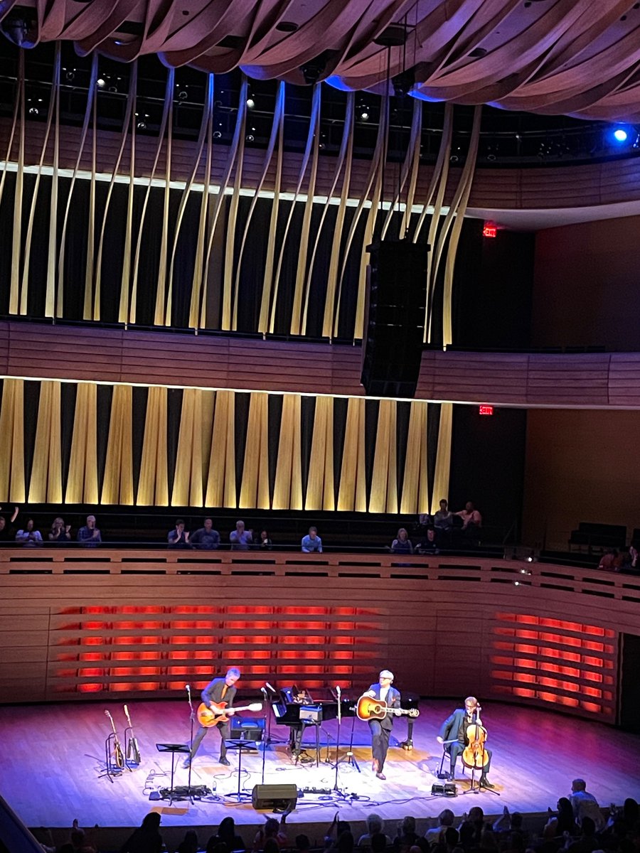 responding2u's tweet photo. @stevenpage tonight’s show at Koerner Hall was superb and your version of Oh Darling with Craig, Kevin and Andrew Burashko was EPIC !!! https://t.co/P8g7WJJbZK