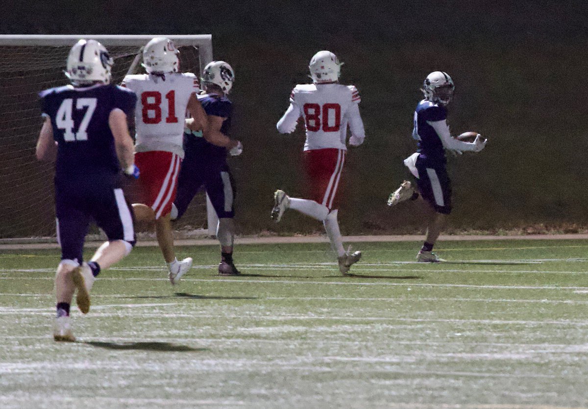 Breyan Elias has scored 2, yes 2 KICKOFF RETURN TD’s tonight, Cats lead the <a href="/ColtsPFC/">Calgary Colts</a> 29-15 with 6:57 left in Q3…
<a href="/CJFLnews/">CJFL News</a>