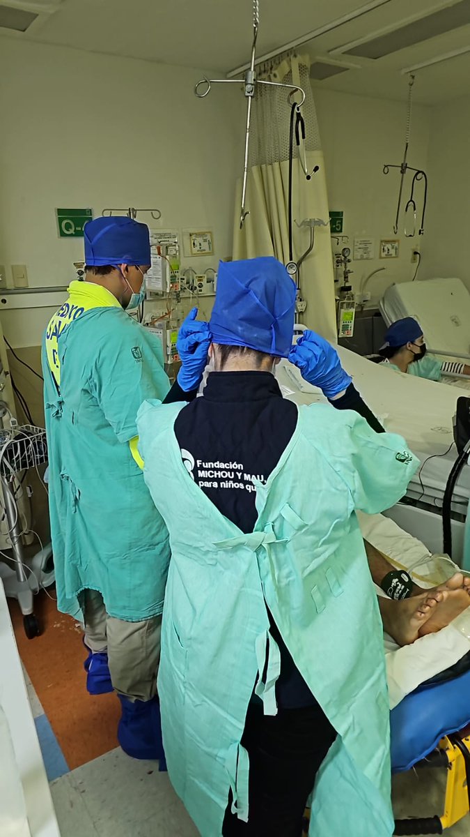 michouymau's tweet photo. El jueves trasladamos a Jair de 15 años,tras lesionarse durante la quema de basura.Ha sido un gran trabajo en equipo,agradecemos a @SAMUJalisco por el transporte terreste y @ShrinersTexas por la atención especializada y gratuita, #solosnopodemos #juntossilahacemos #notequemes https://t.co/LjcZCYtPgA
