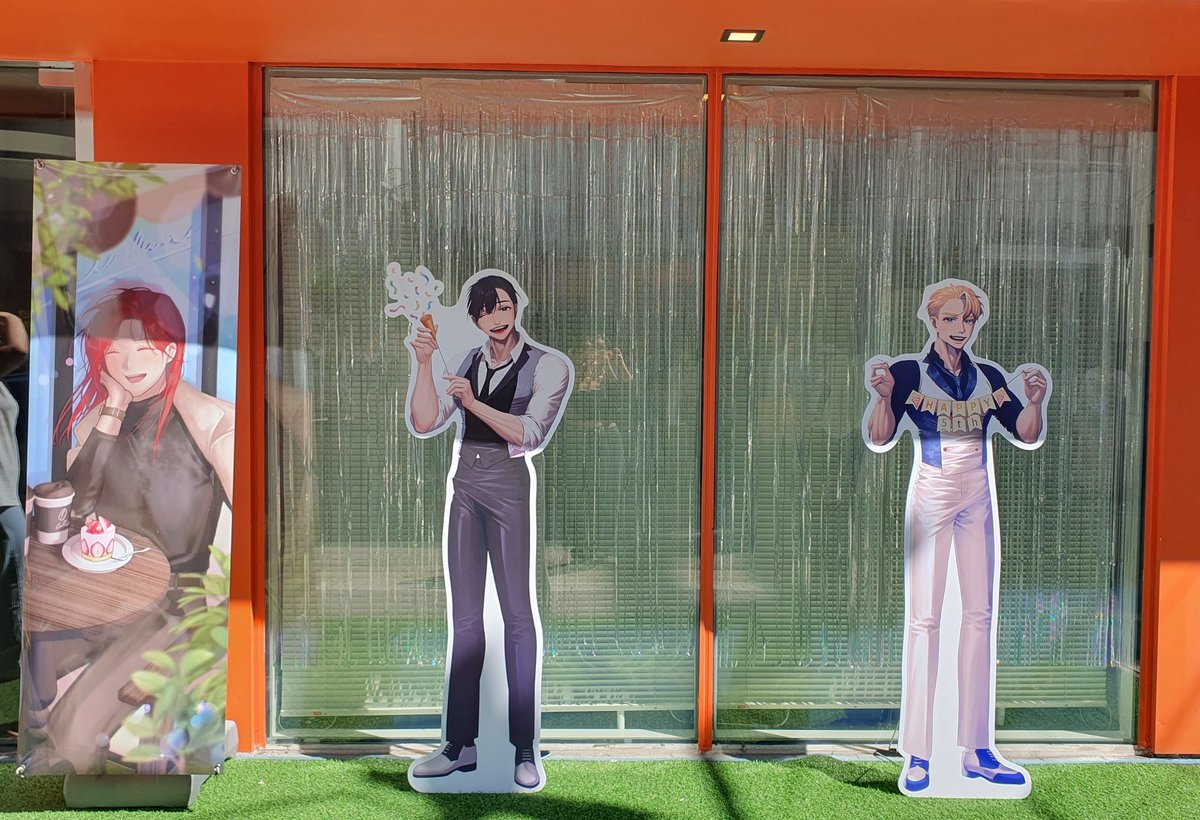 드디어 날이 밝았습니다. 오늘만은 모두에게 축복과 기쁨만이 가득하기를 바라며 위대한 이들에게 축배를 들기 전 모두에게 알리세요.

축배의 연회가 시작되었다고.