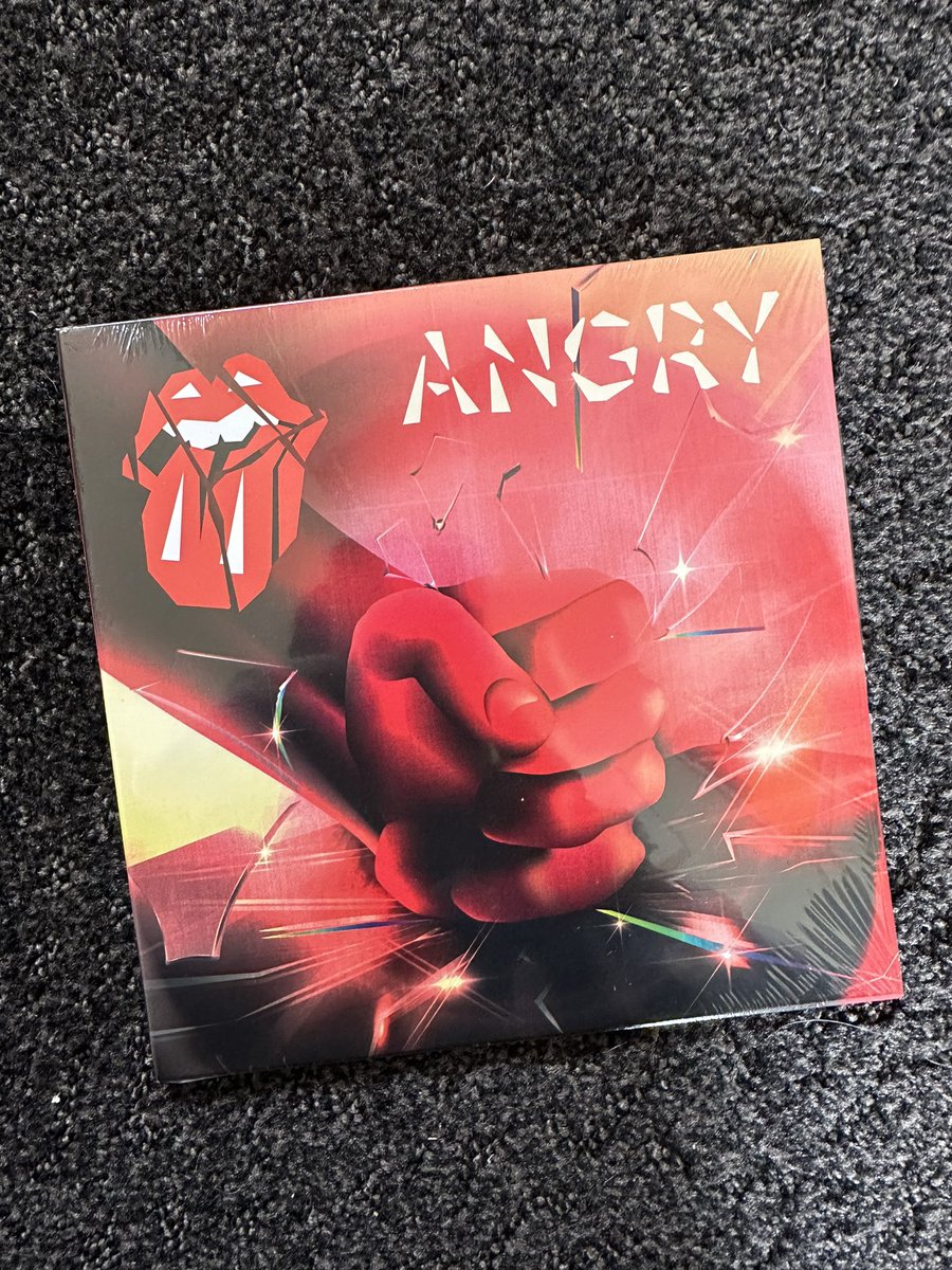 cocotaiso's tweet photo. 限定という言葉に相変わらず弱い
#ユニバ限定
#TheRollingStones
#angry
#7inch
#vnyl https://t.co/wAr71P9ECs