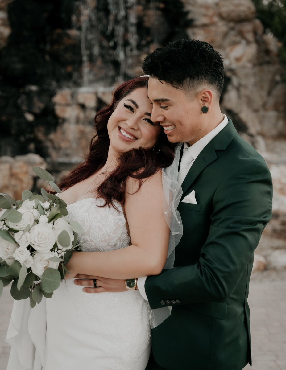 Siscoo__'s tweet photo. Amor de mi vida 🤎 Married my best friend 2 weeks ago. God truly blessed our lives. 🌊 https://t.co/hrslbOxgEN