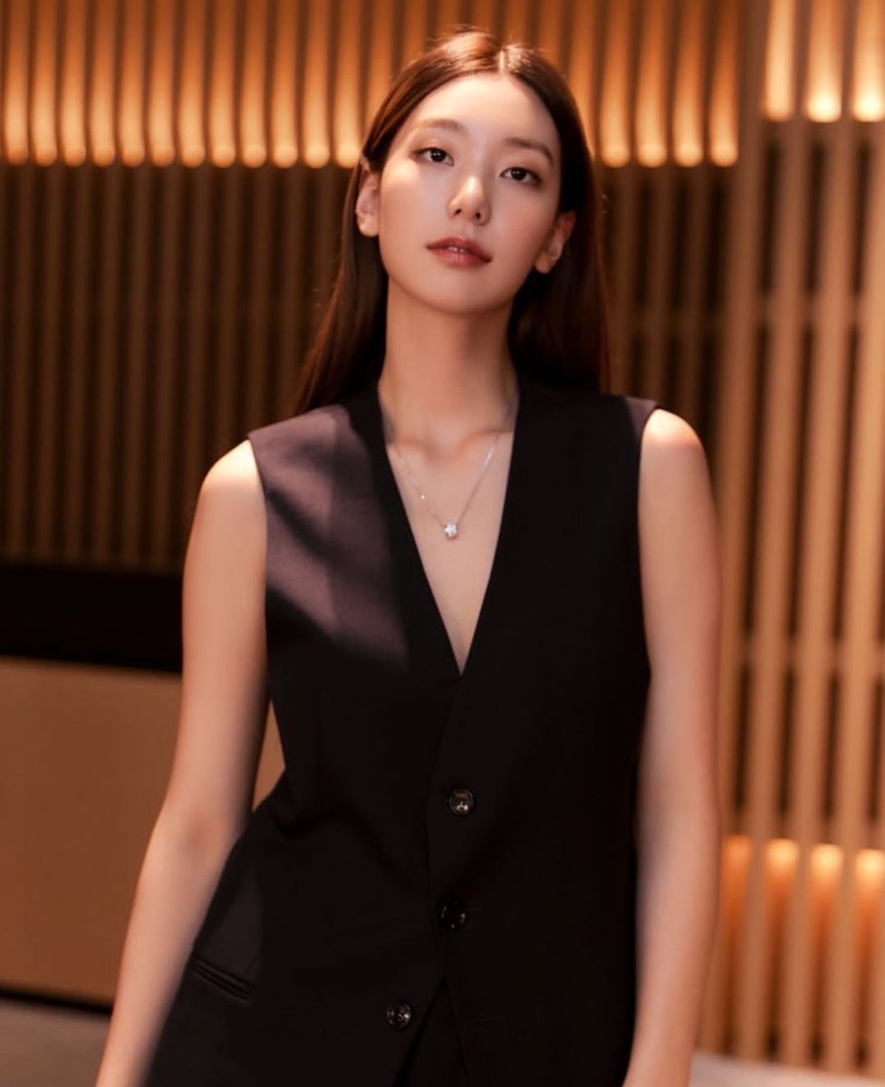 yg_stage’s ig post 🖤