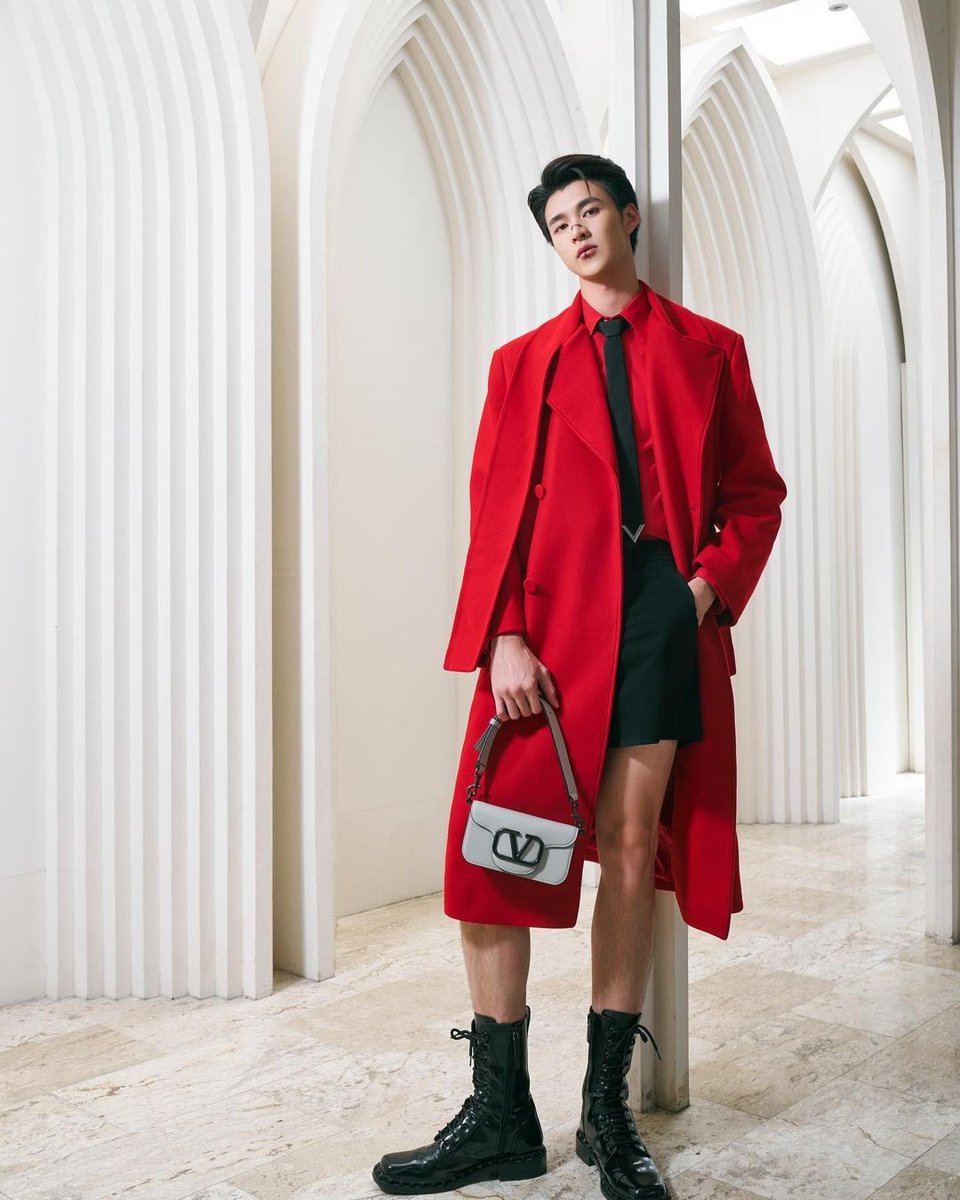 Onlymeennichhh's tweet photo. 🌙 Meennicha8 IG post
Join me in watching the SS24 @ValentinoTH show with me 3 pm. CET/8 pm BKKT #ValentinoLÉcole #ValentinoBlackTie #ValenTin #VALENTINOGARAVANI #LocoBag #LocòBag
@nichameen8
#Meennicha8
#Formoon
#มีนนิชคุณ https://t.co/4zakCUhFnl