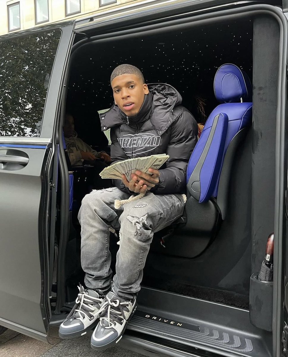 Young N World 🌎