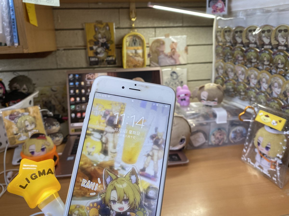 machi_mabo's tweet photo. #LucamaPC My set up(shrine) in the dormitory! I hope I can put more stuffs in here ;v; thank god i made it in time https://t.co/EOZqxHaZHC