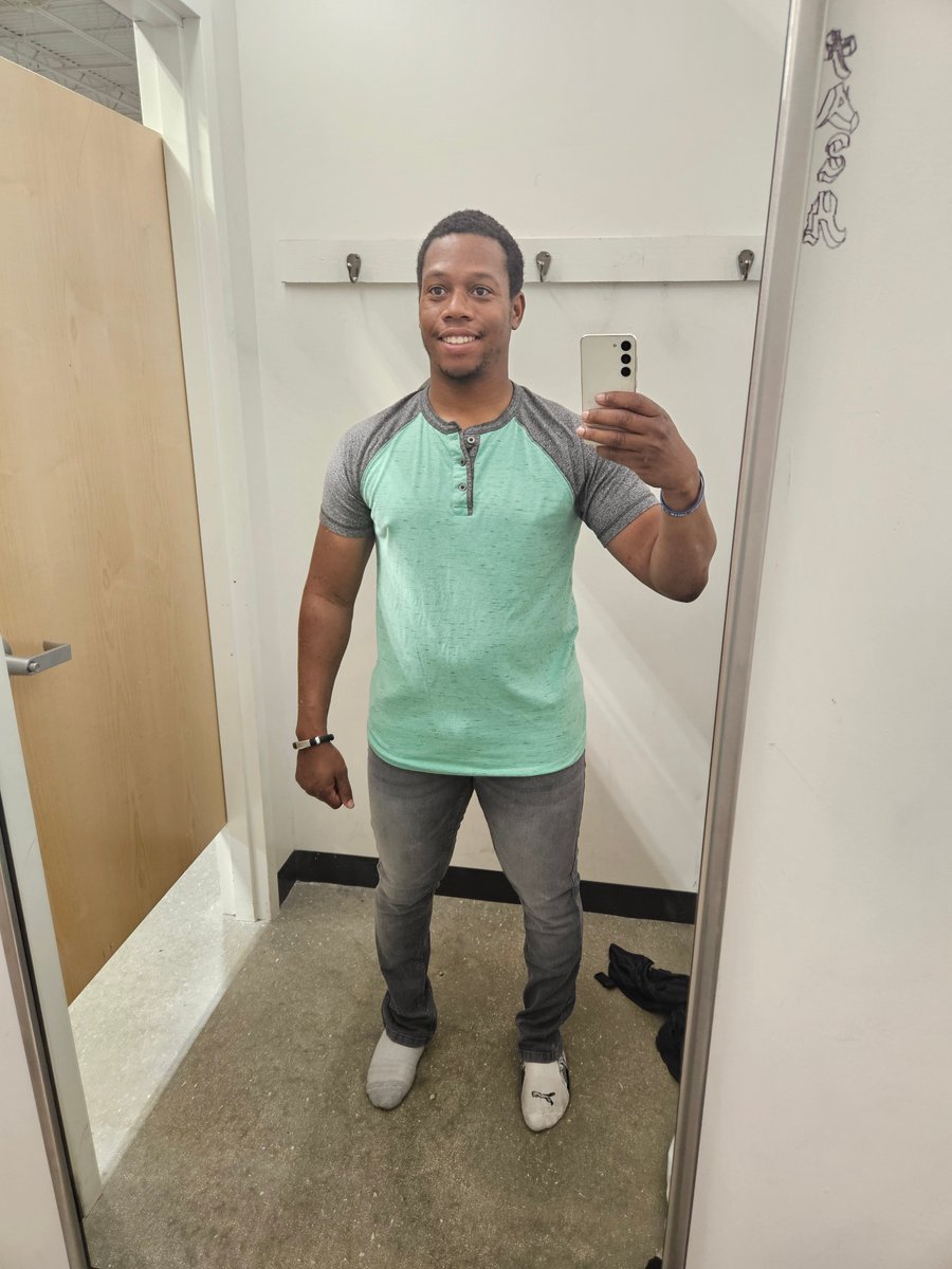 Nonstopanthony's tweet photo. Ready for anything!!
#let'sgo https://t.co/Zu4aoSmJQm