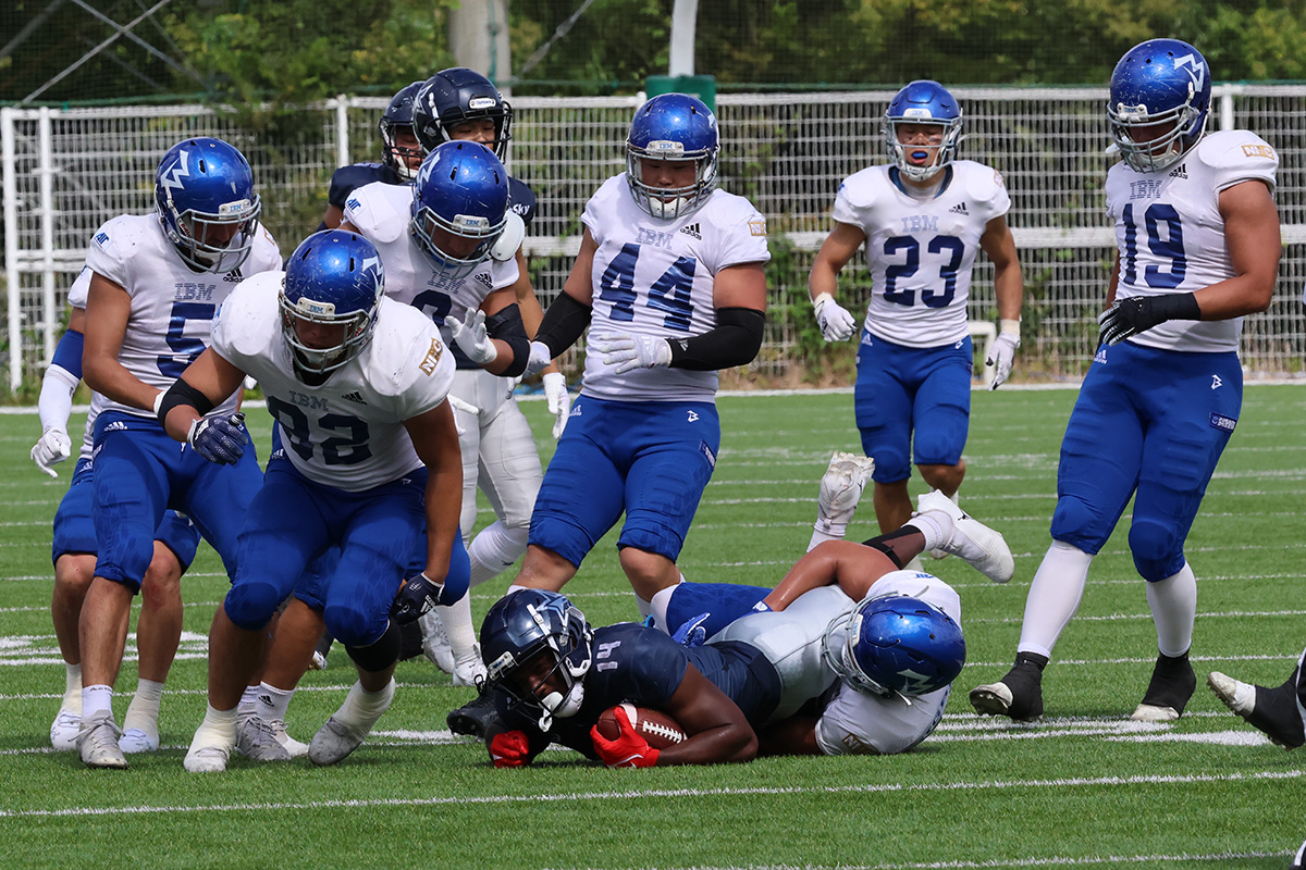 bigbluefb_'s tweet photo. 第三節アサヒビールシルバースター戦の試合の見所を掲載しました。この試合に勝利して勝ち点9となれば、ライスボウルトーナメント進出(Div-B 4位以上)が確定する重要な試合です。是非熱いご声援をお願いいたします!
https://t.co/uFQgXnhPSO
#OneBLUE #IBMBIGBLUE #アメフト #海浜幕張 #Xリーグ https://t.co/5MPYV7Jezq