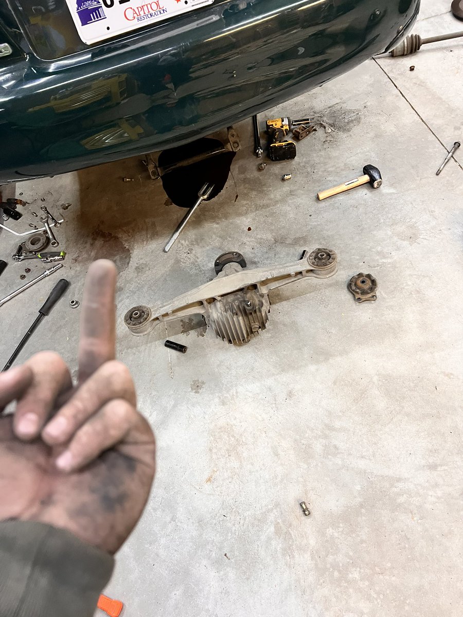 tractor boy tweet media