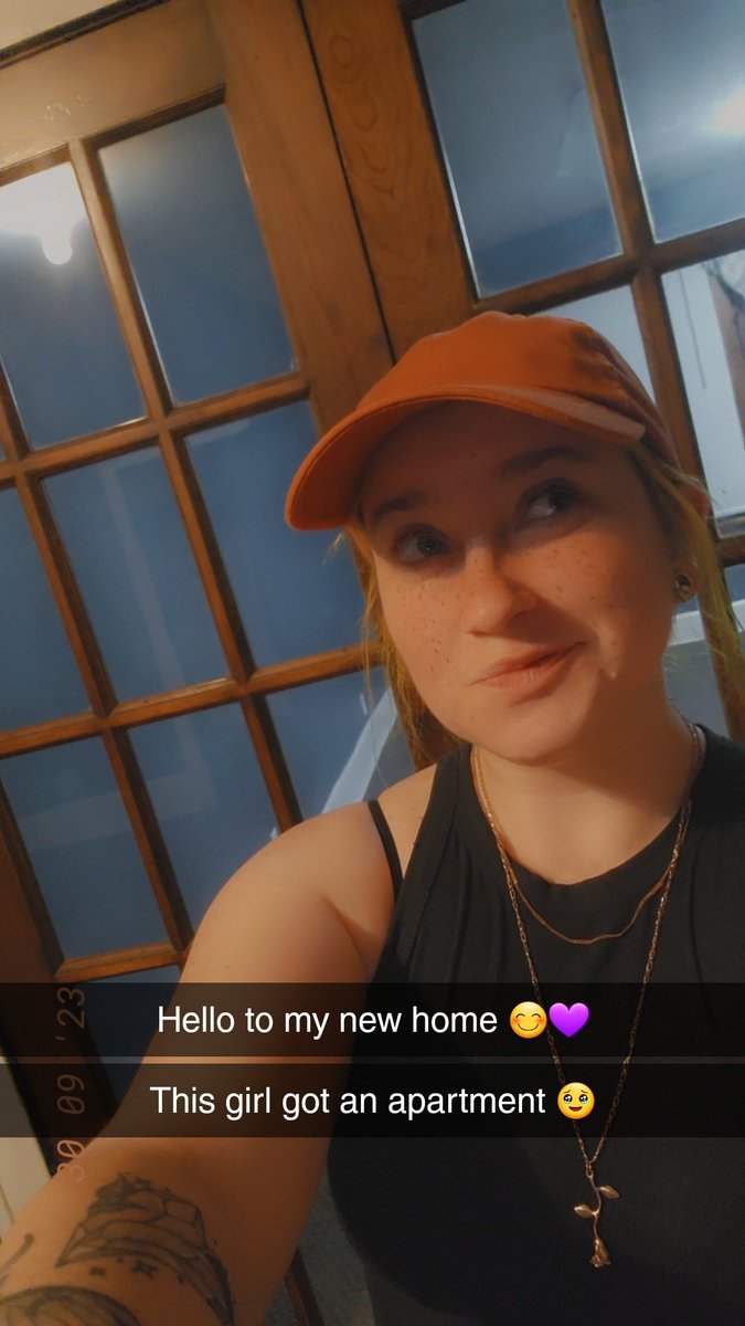 JoyUpona's tweet photo. Guys I did it 🥹 I got an apartment for me and my kids 🥹 💜😭 https://t.co/iH6CXzFZLT