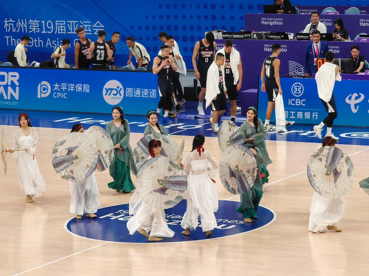 中国のバスケットボールの宝物。Chinese Basketball Baby. 中国男篮大胜中国香港队，最吸引人的还是篮球宝贝的国风舞蹈，大展中国古典文化。#AsianGames2023 #杭州亚运会 https://t.co/f66pW7v5XL