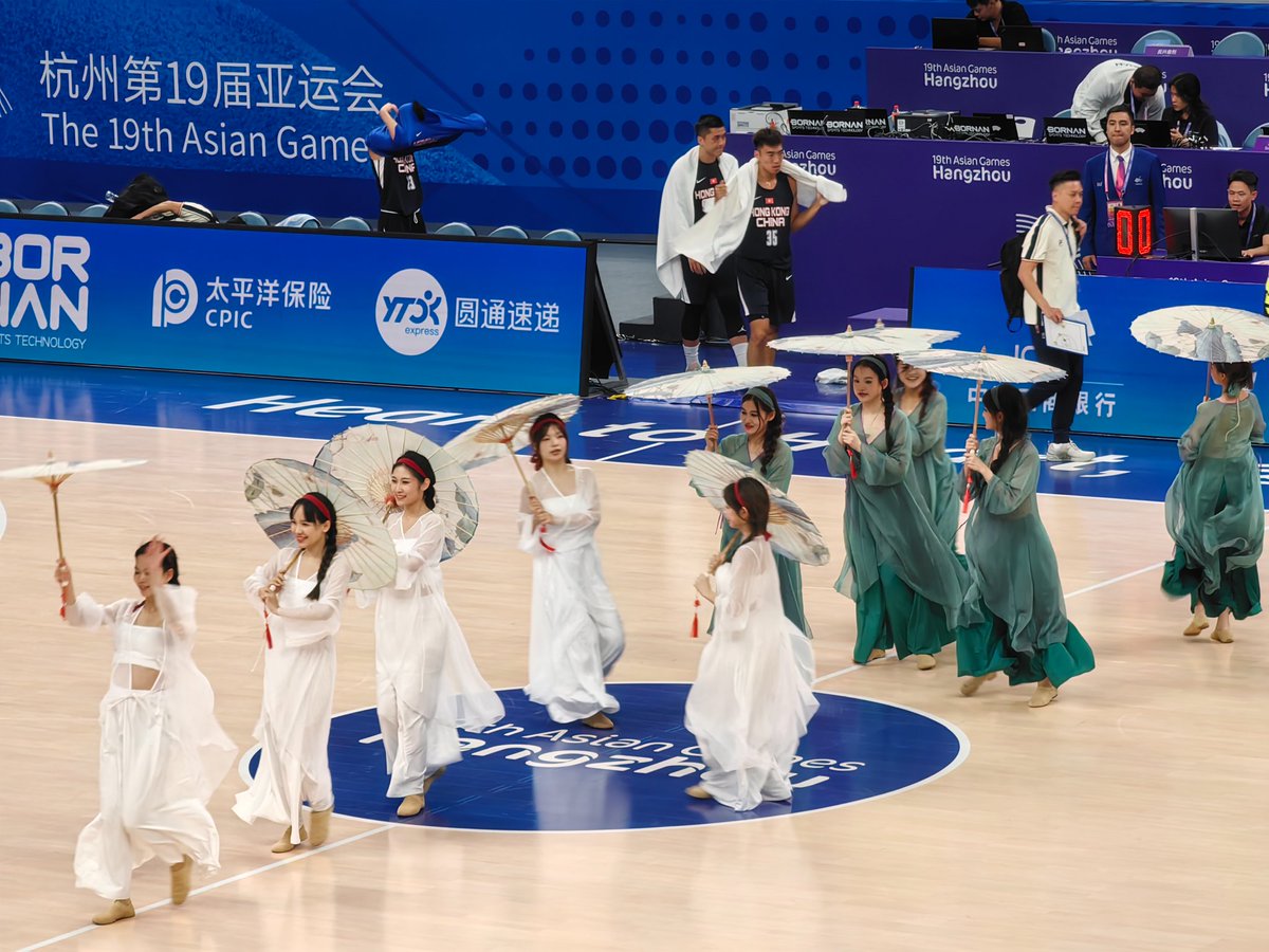 中国のバスケットボールの宝物。Chinese Basketball Baby. 中国男篮大胜中国香港队，最吸引人的还是篮球宝贝的国风舞蹈，大展中国古典文化。#AsianGames2023 #杭州亚运会 https://t.co/f66pW7v5XL