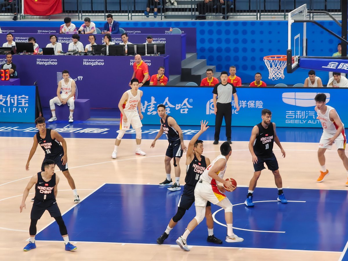 中国のバスケットボールの宝物。Chinese Basketball Baby. 中国男篮大胜中国香港队，最吸引人的还是篮球宝贝的国风舞蹈，大展中国古典文化。#AsianGames2023 #杭州亚运会 https://t.co/f66pW7v5XL
