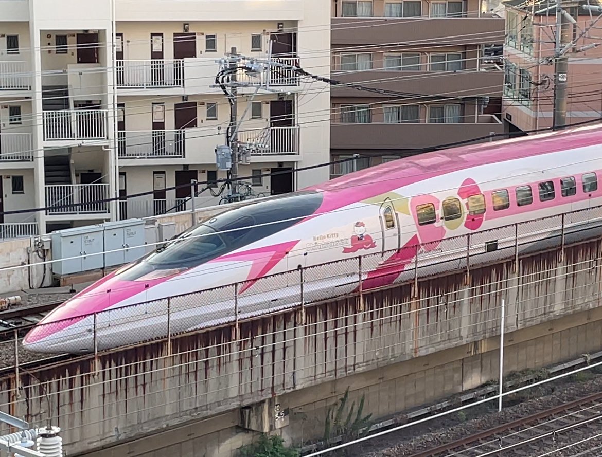 nobu_711's tweet photo. １０／１午前中の撮影あれこれ🚃☀️#jr九州 #jr貨物 #jr西日本 #500系新幹線 #ハローキティ新幹線 #或る列車 #ef81 #ed7... https://t.co/6oW4PsyK6S @YouTubeより

こんにちは〜お疲れ様です😄
午前中の動画、ご視聴よろしくお願いします🙋‍♂️ https://t.co/lGqCu1XPig
