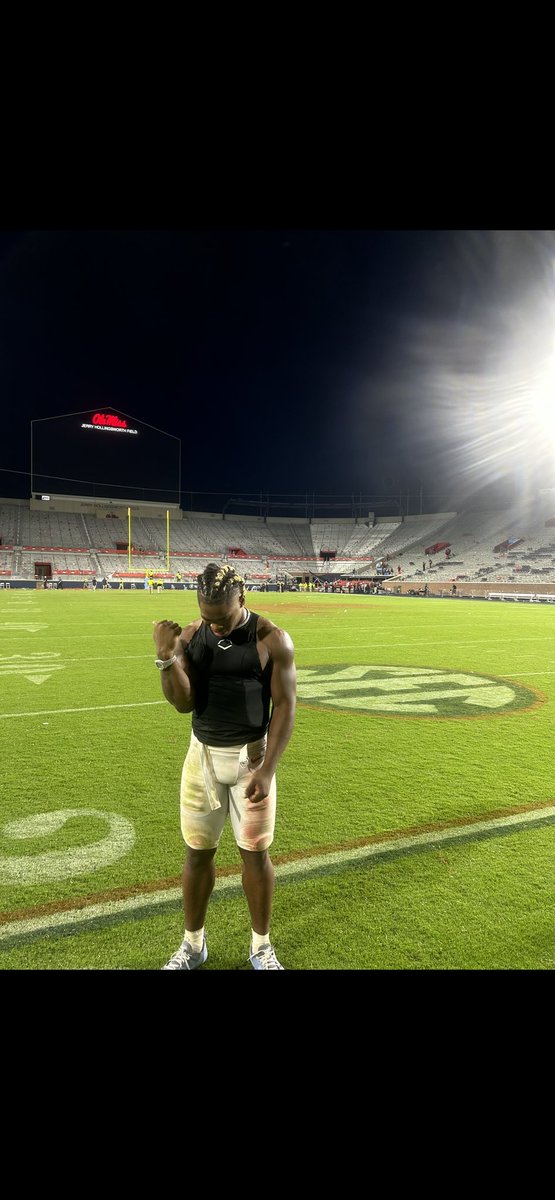 quinshon_'s tweet photo. Geaux Rebs! #hottytoddy https://t.co/strbeQt9ZO
