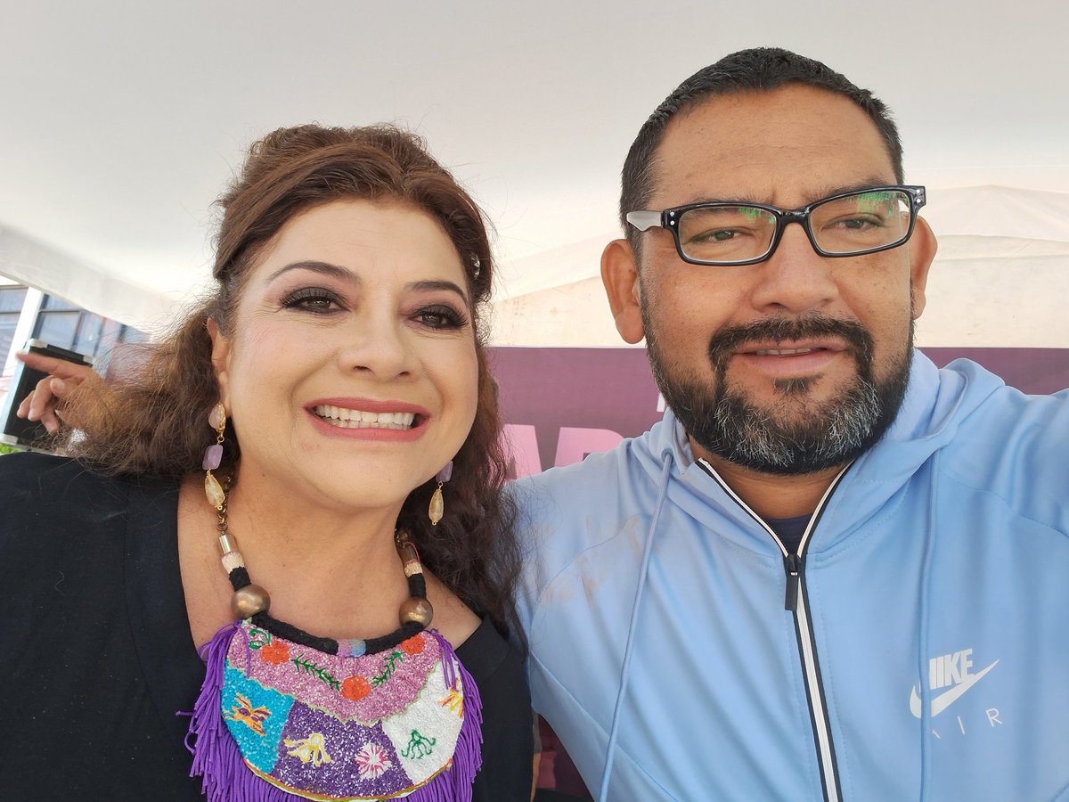 JuanSoteloMESI's tweet photo. Acompañe a nuestra querida @ClaraBrugadaM como integrante de @Camarones_Mesi en la alcaldia @TlahuacRenace, REFRENDANDO APOYO TOTAL por que #LaRutaEsClara queremos una #CDMX de #Utopías @Claudiashein @andresmanuel @martibatres. https://t.co/CwIXsy4Se3