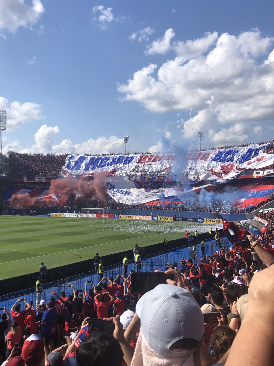 Messi_Cerrista's tweet image. inexplicable:
- Del lat. inexplicabĭlis
1.  Que no se puede explicar.

#CCP111años