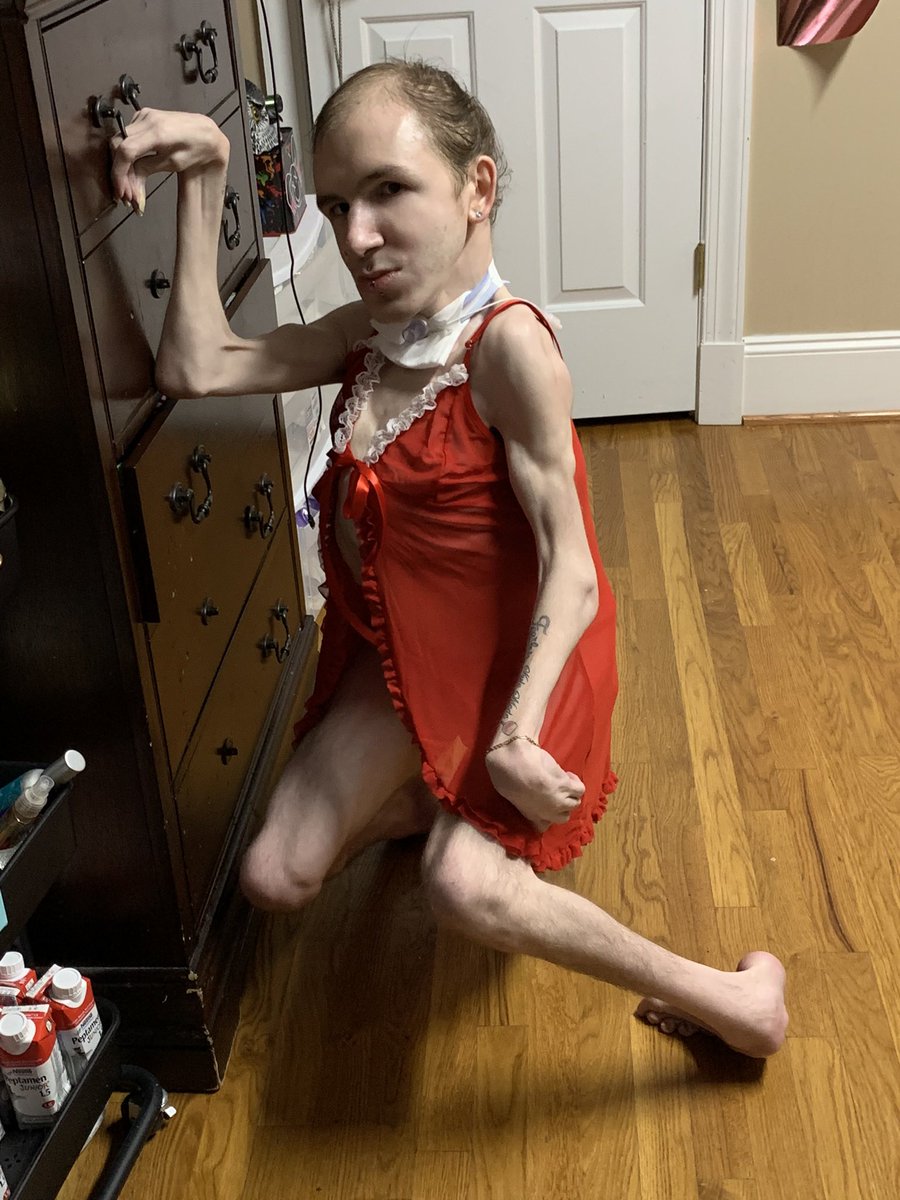 Kylejenkins1998's tweet photo. This is the real Kylie my friends I’m gay I have been gay since November 2019 and I’m trans I go by She/Her🏳️‍🌈🏳️‍⚧️💕 https://t.co/jDxY1i3PMv