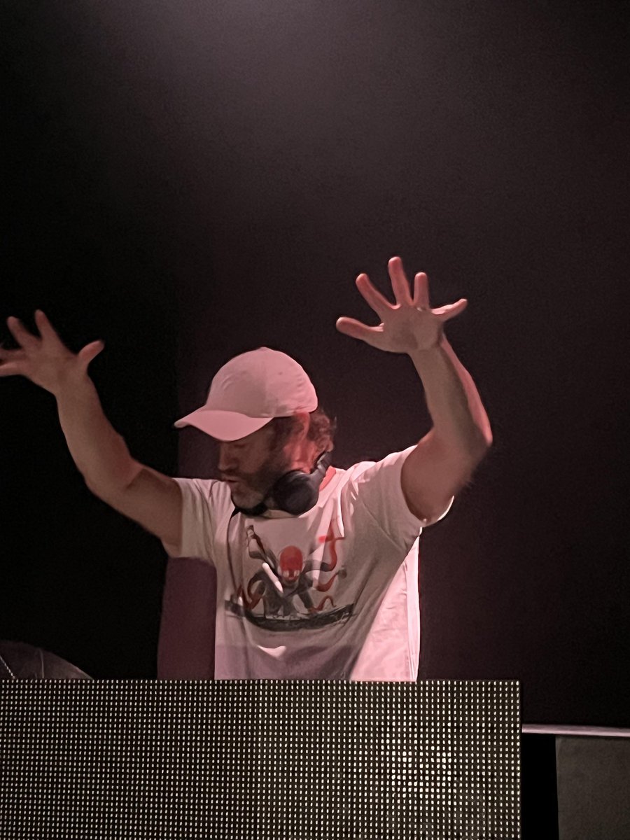 malardy's tweet image. What a fantastic night
#djhoward #CanvasBournemouth

Sooooo happy to have popped my cherry of a ⫩ selfie!

@GaryBarlow @OfficialMarkO I'm coming for ya!!! 😂 #1down #2togo

@ClarePaddon @kebab2711 @lauramawerking @lindseyforster2 @clarebidgood @SonjaKCooper #westcountrywonders